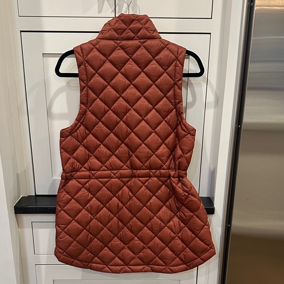 Athleta Quilted Vest in Warm Rust, NWT, size small - Picture 6 of 9